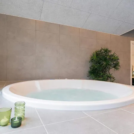 18 Person In Prázdninový dům