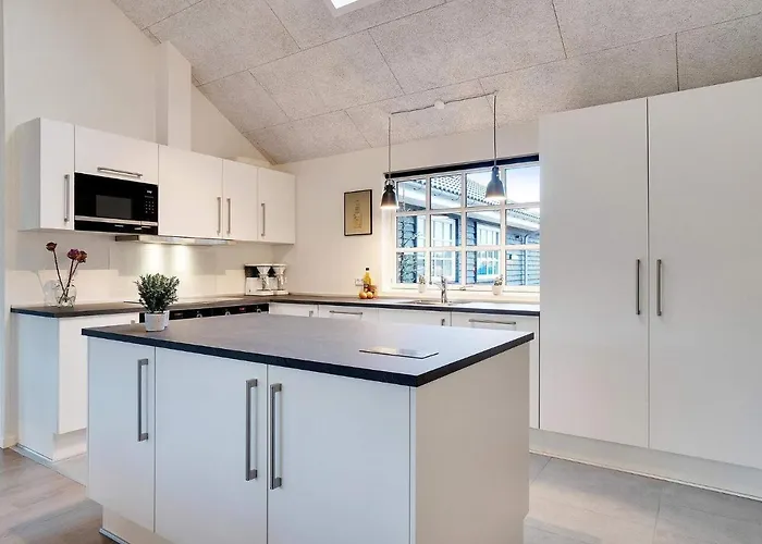 18 Person In בית נופש *