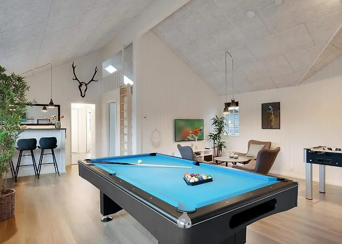 18 Person In Nørre Nebel