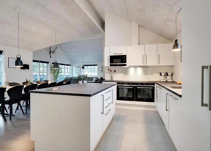 18 Person In בית נופש *