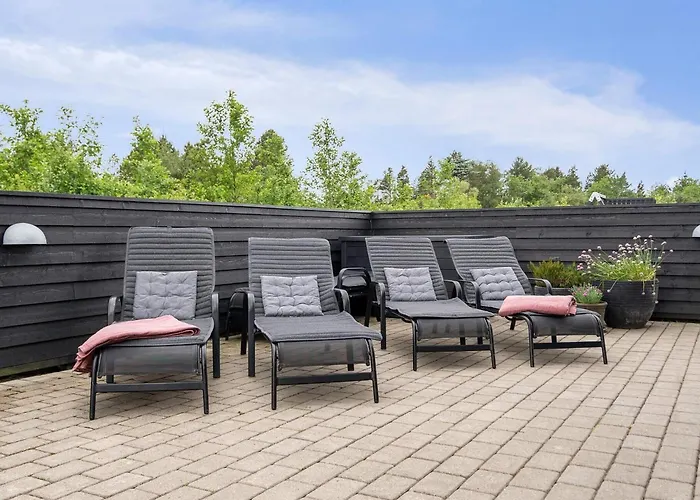 18 Person In בית נופש *