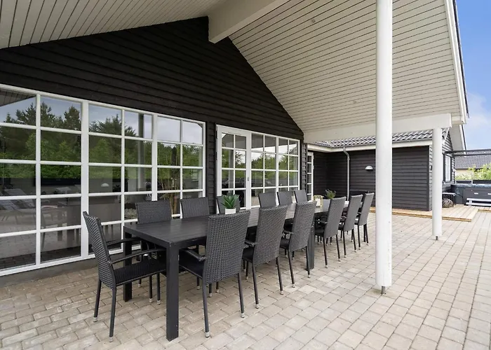 בית נופש 18 Person In *