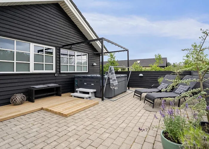 בית נופש 18 Person In